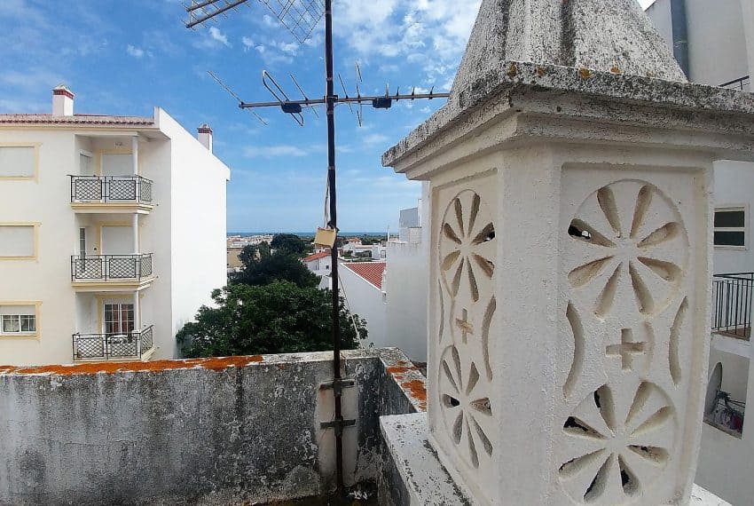 Townhouse With Shop And Warehouse Center Vila Nova De Cacela Ellis Real Estate Portugal Land And Houses Algarve Portugal