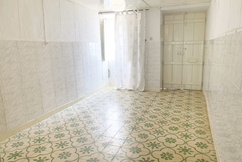 Traditional-townhouse-tavira-centre-good-investment (17)