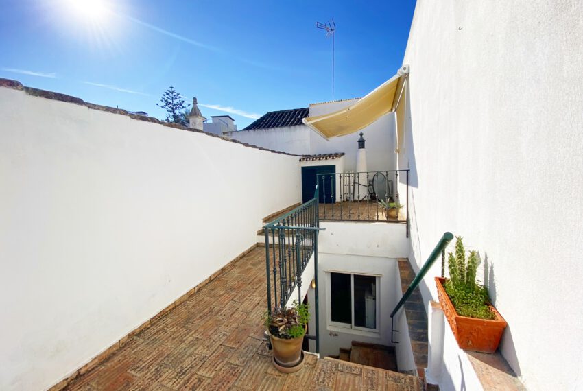 1bedroom renovated townhouse center Tavira East Algarve golf beach  (15)