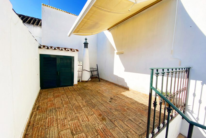 1bedroom renovated townhouse center Tavira East Algarve golf beach  (16)