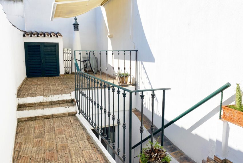 1bedroom renovated townhouse center Tavira East Algarve golf beach  (19)