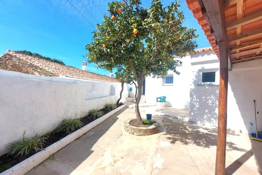 Aldeia de Amoreiras 3 bedroom townhouse, courtyard Alentejo (7)