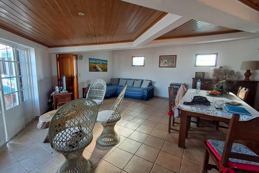 6479c4be-b6bb-4018-bce8-aa68d7673f58